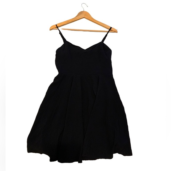 Aritzia Talula Black Flowy Mini Dress – Size 6 - Picture 1 of 8